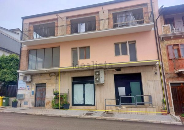 locale commerciale in vendita a Casalvecchio di Puglia
