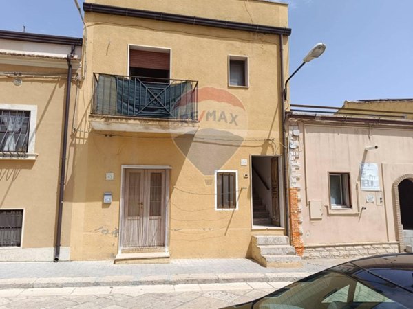 casa indipendente in vendita a Castelluccio dei Sauri