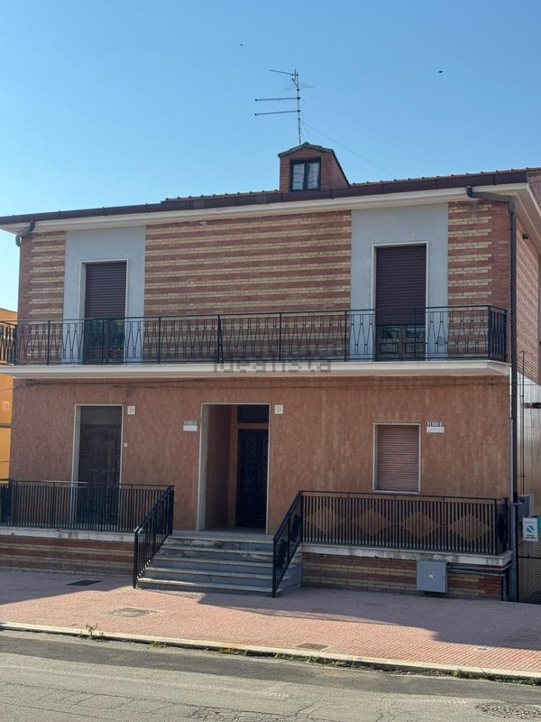 casa indipendente in vendita a Castelluccio dei Sauri