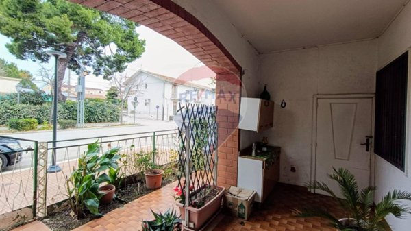 casa indipendente in vendita a Castelluccio dei Sauri