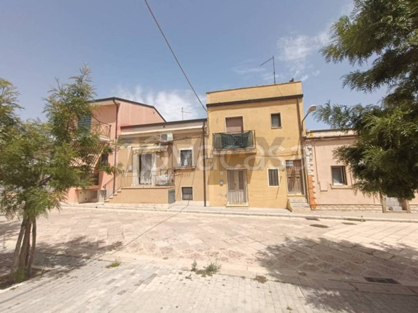 casa indipendente in vendita a Castelluccio dei Sauri