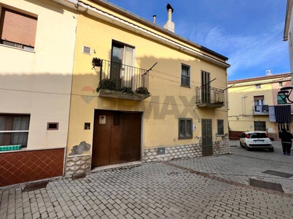 casa indipendente in vendita a Celenza Valfortore
