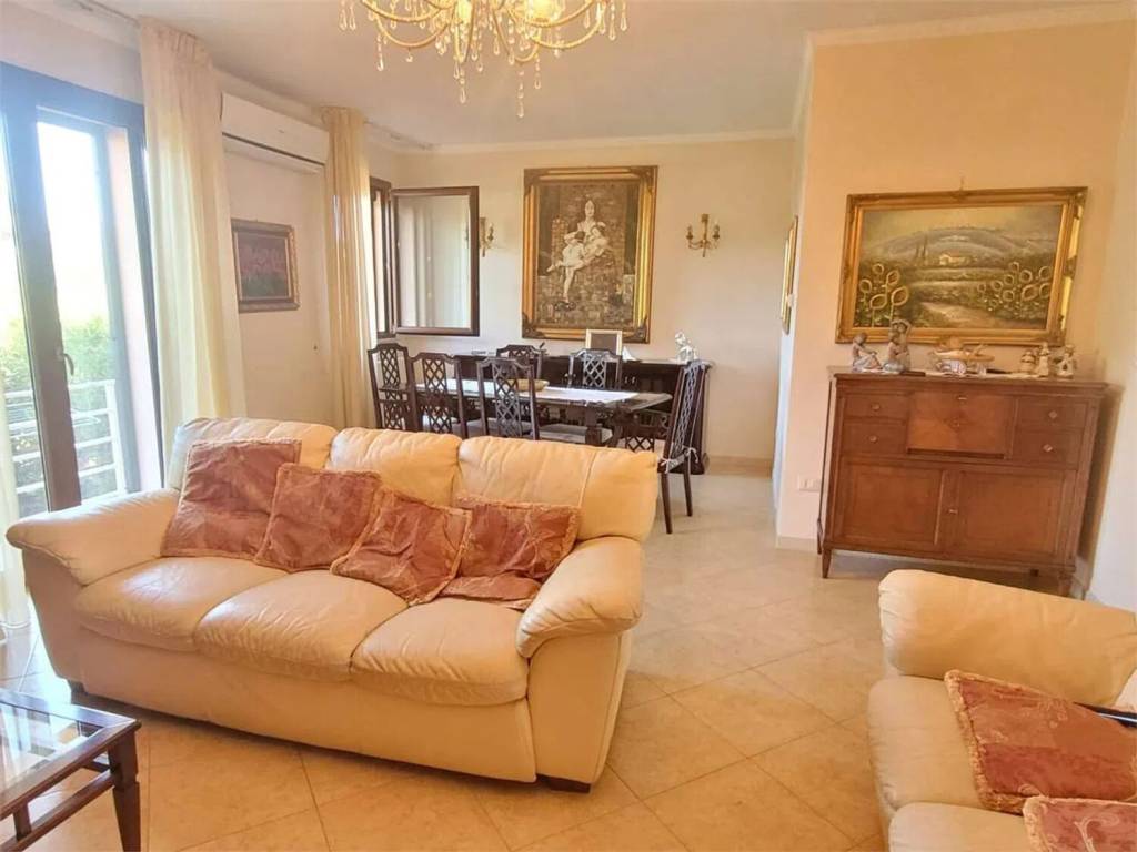 casa indipendente in vendita a Cerignola