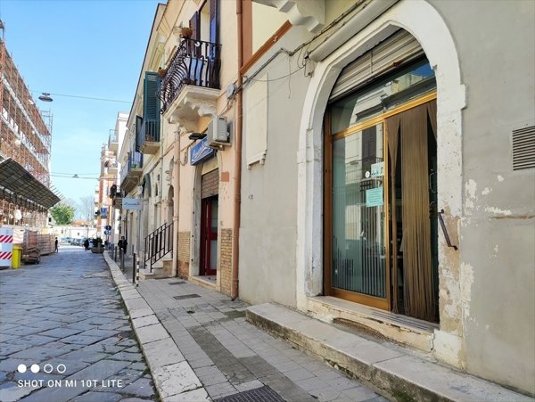 locale commerciale in vendita a Cerignola