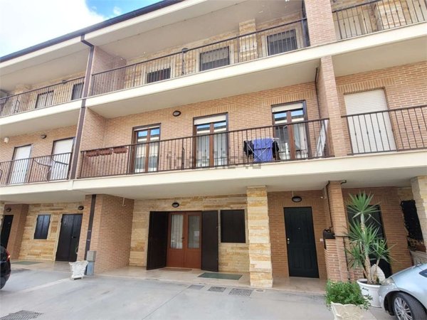 casa indipendente in vendita a Cerignola