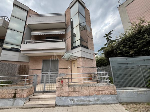 casa indipendente in vendita a Cerignola in zona Centro Città