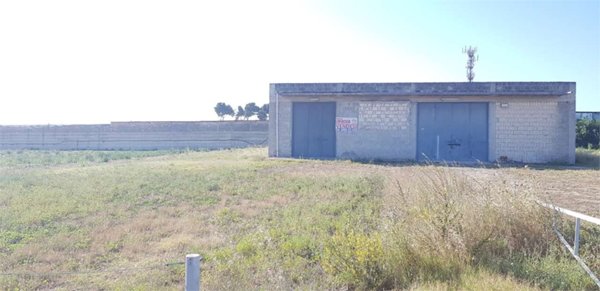 locale di sgombero in vendita a Cerignola