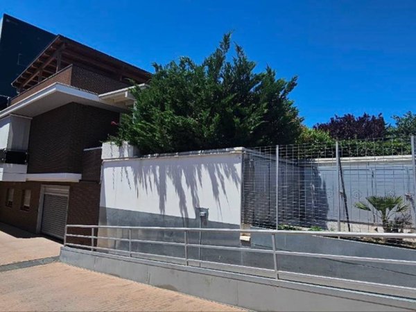 casa indipendente in vendita a Cerignola