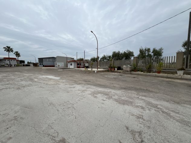locale commerciale in vendita a Cerignola