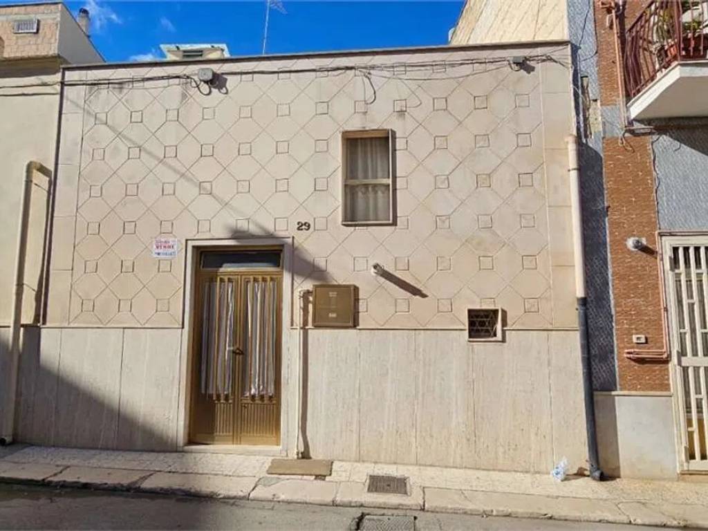 casa indipendente in vendita a Cerignola in zona Centro Città