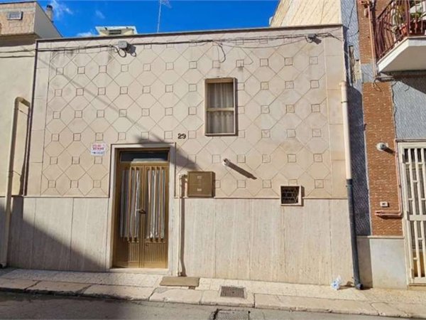 casa indipendente in vendita a Cerignola