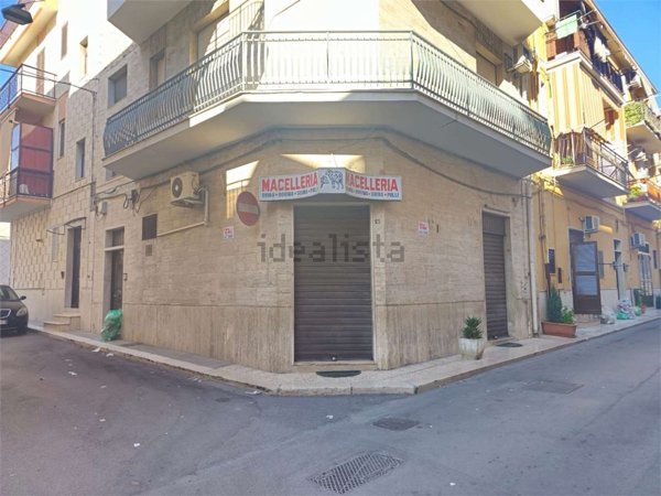 locale commerciale in vendita a Cerignola