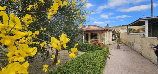 casa indipendente in vendita a Cerignola in zona Moschella