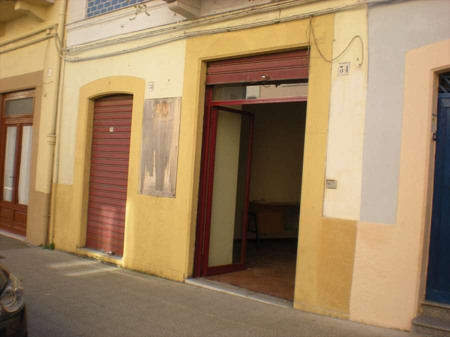 locale commerciale in vendita a Cerignola in zona Centro Città