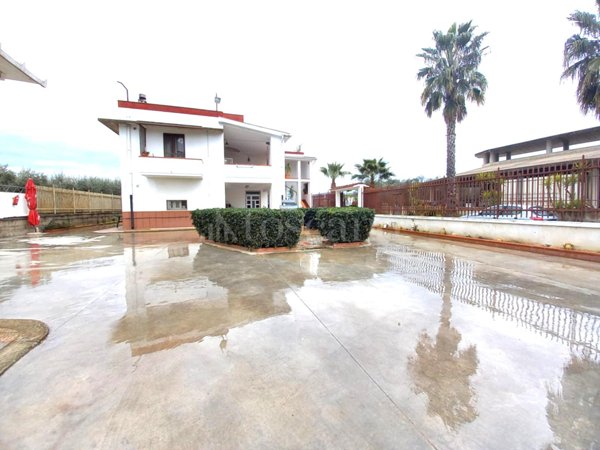 casa indipendente in vendita a Cerignola