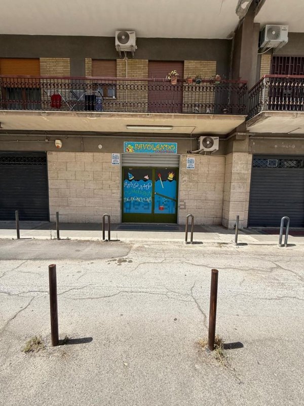 locale commerciale in vendita a Cerignola
