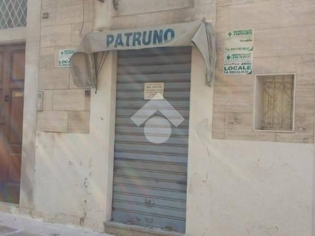 negozio in vendita a Cerignola in zona Centro Città