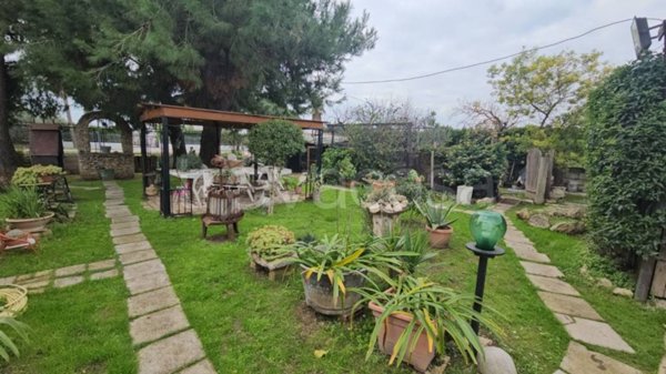 casa indipendente in vendita a Cerignola in zona Tressanti