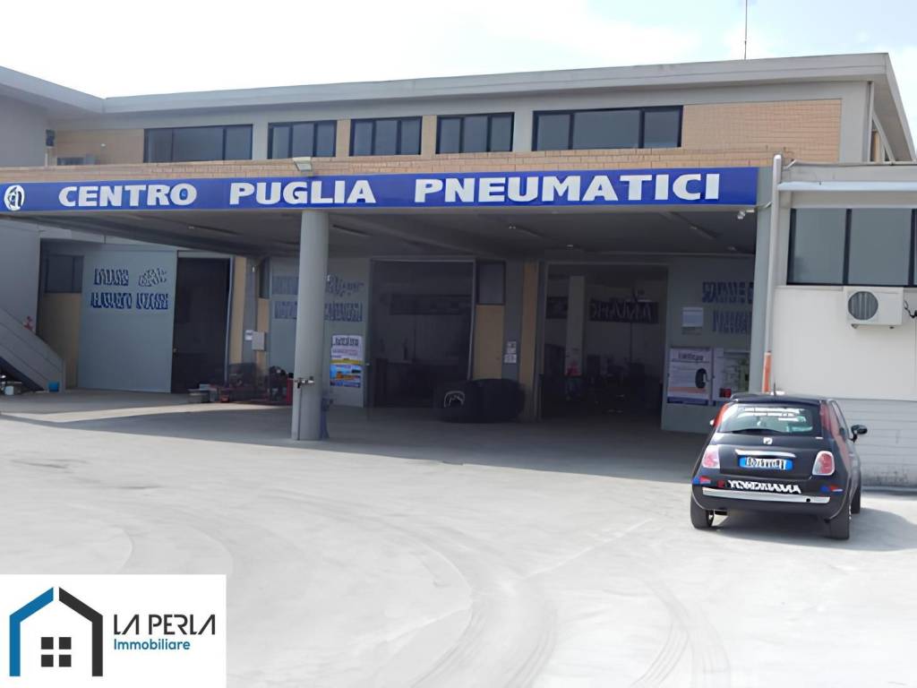 locale commerciale in vendita a Cerignola