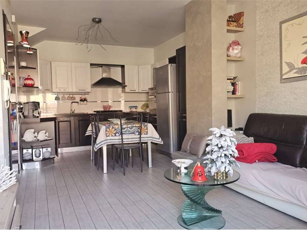 intera palazzina in vendita a Cerignola