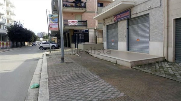 locale commerciale in vendita a Cerignola