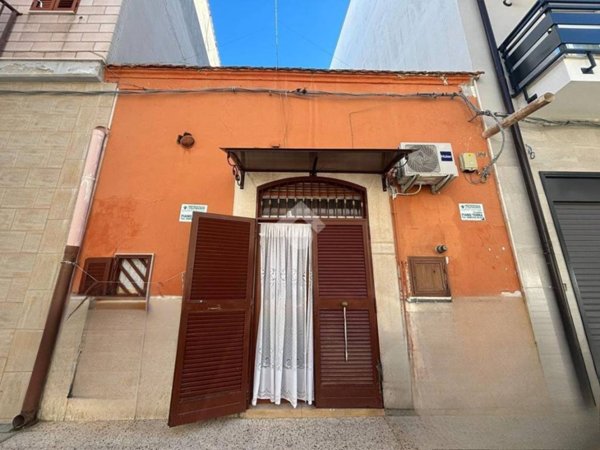 casa indipendente in vendita a Cerignola