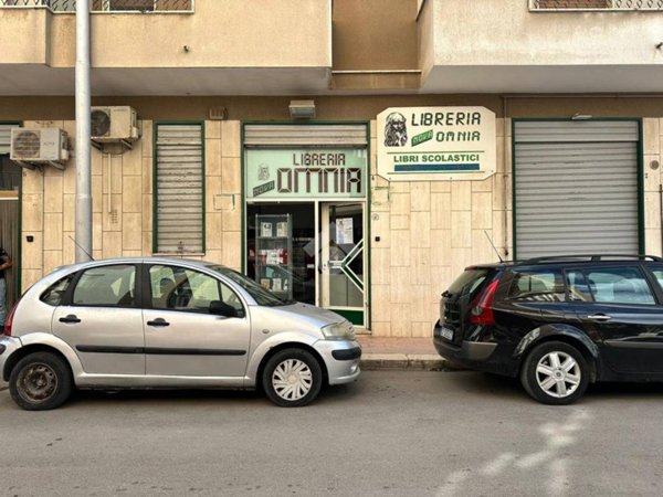 negozio in vendita a Cerignola in zona Centro Città