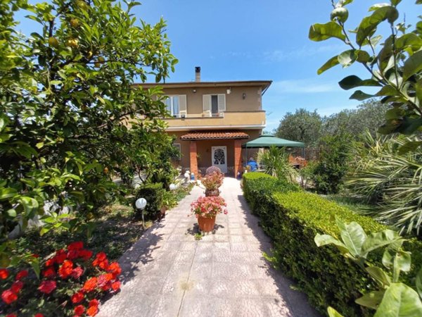 casa indipendente in vendita a Cerignola
