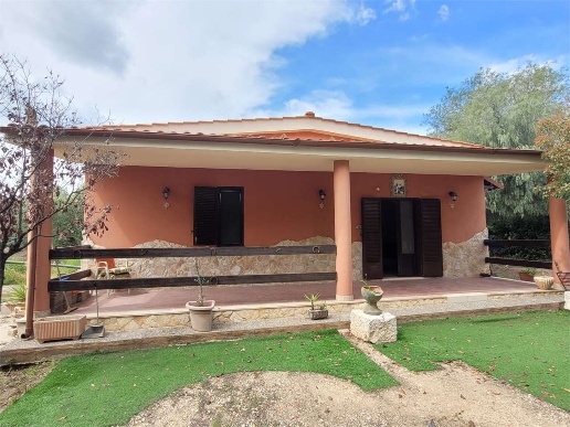 casa indipendente in vendita a Cerignola in zona Moschella