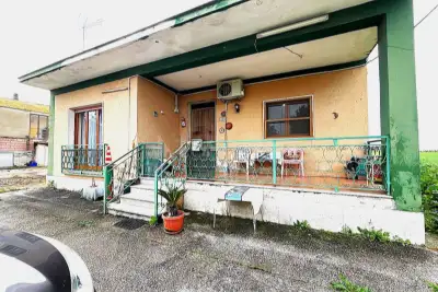 casa indipendente in vendita a Cerignola