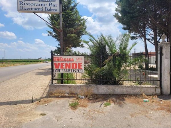 locale commerciale in vendita a Cerignola in zona Moschella