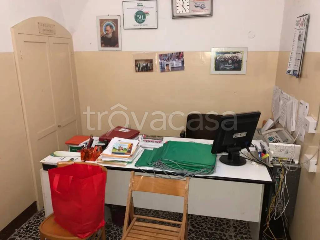 negozio in vendita a Deliceto