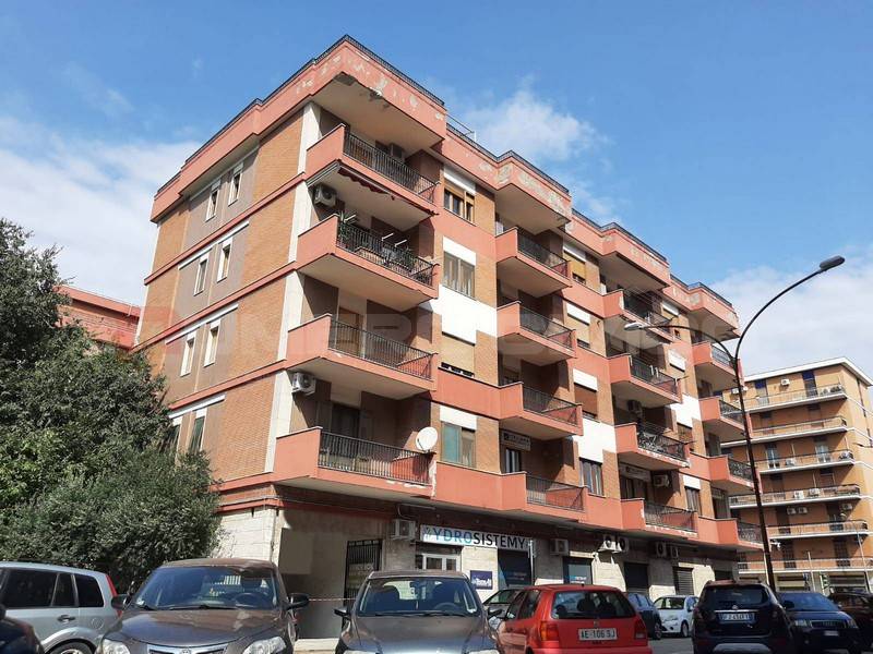 casa indipendente in vendita a Foggia in zona Immacolata / San Pio X