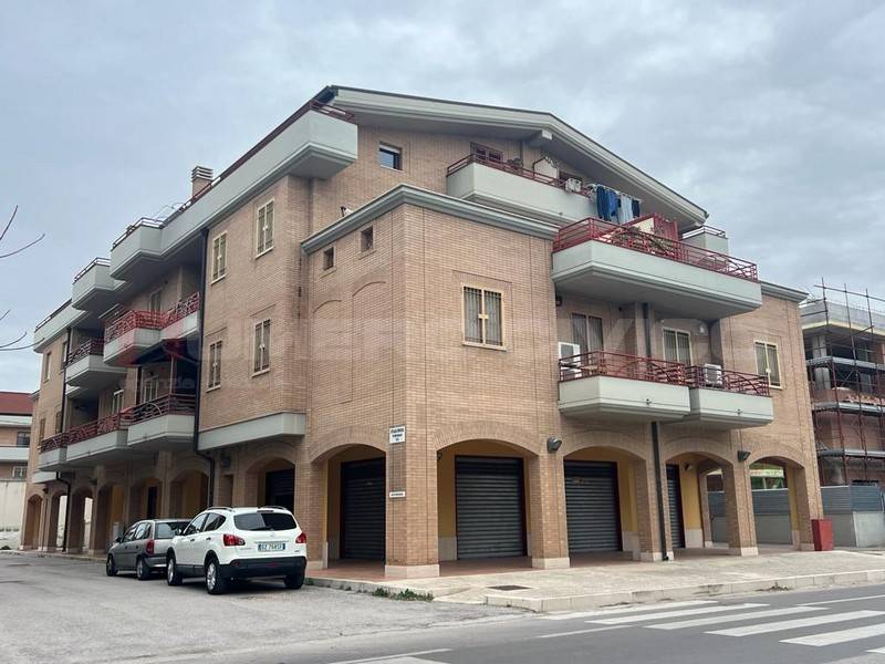 appartamento in vendita a Foggia in zona Villaggio Artigiani