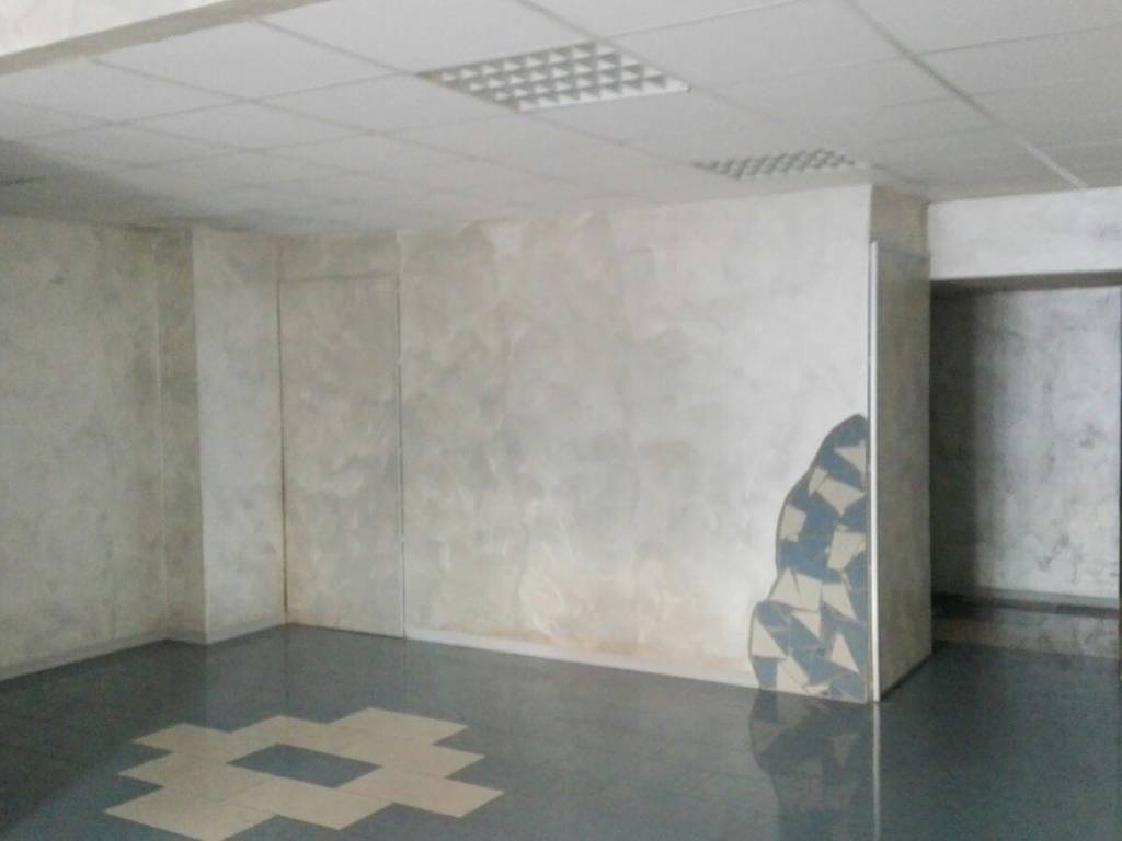 negozio in vendita a Foggia in zona Centro Città