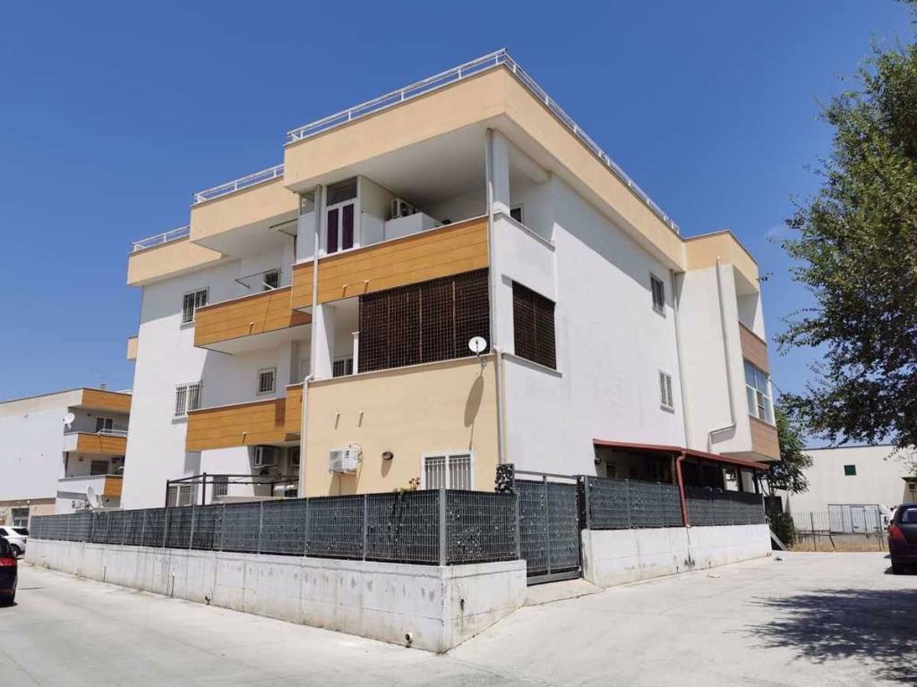 appartamento in vendita a Foggia in zona Villaggio Artigiani