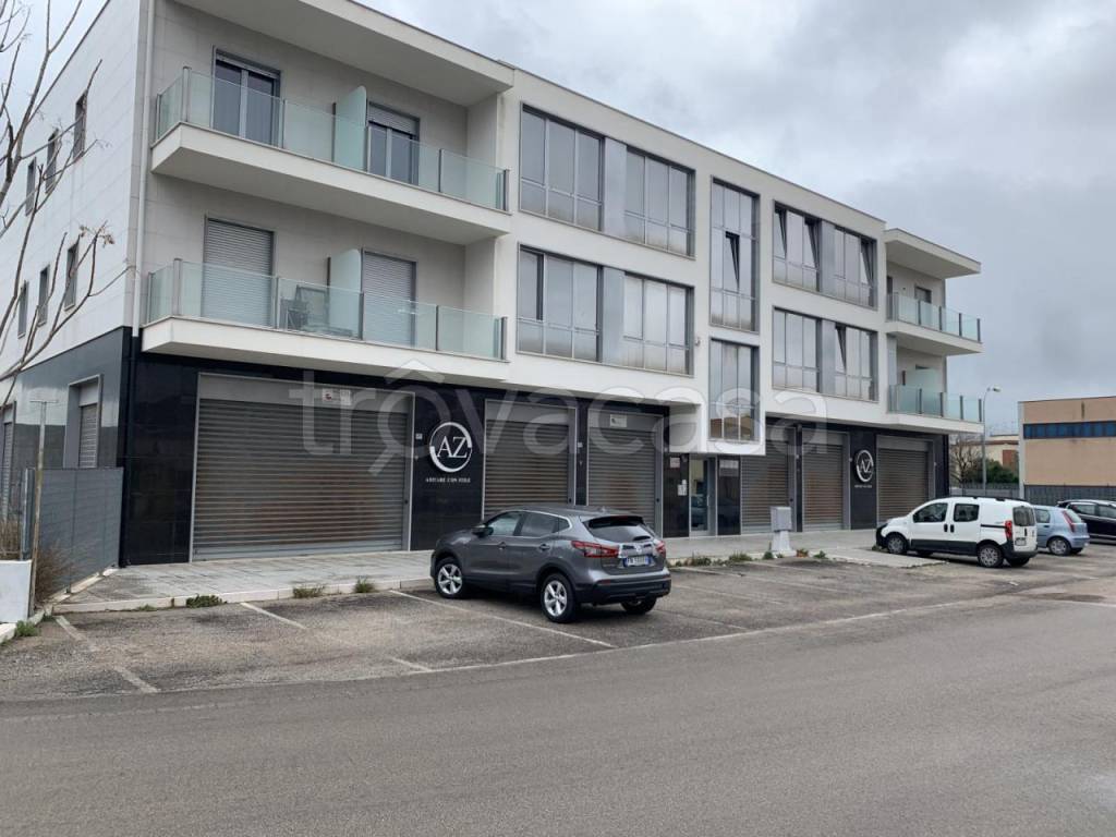 locale commerciale in vendita a Foggia in zona Villaggio Artigiani