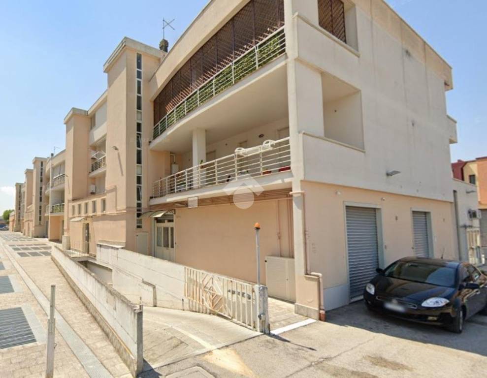 appartamento in vendita a Foggia in zona Villaggio Artigiani