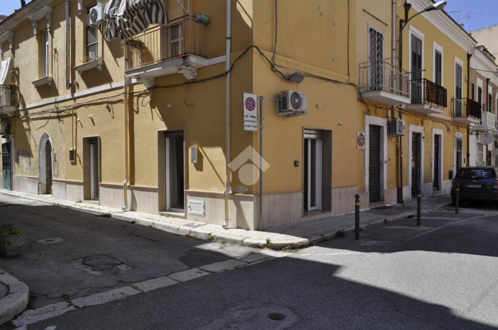 negozio in vendita a Foggia in zona Centro Città