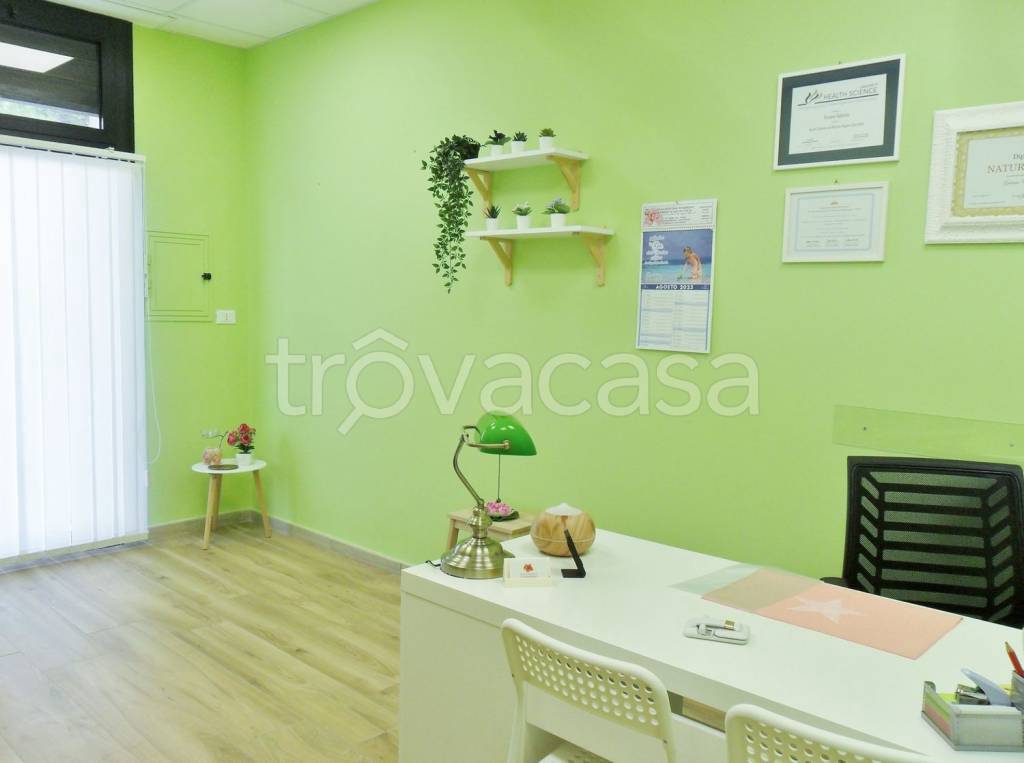 locale commerciale in vendita a Foggia in zona San Ciro