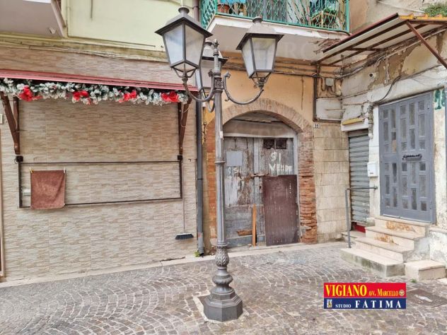 negozio in vendita a Foggia in zona Centro Città