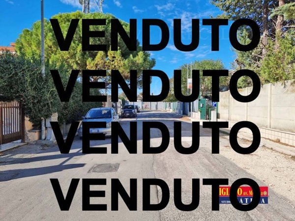 locale commerciale in vendita a Foggia in zona Villaggio Artigiani