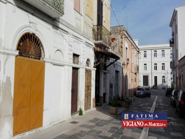 negozio in vendita a Foggia in zona Centro Città