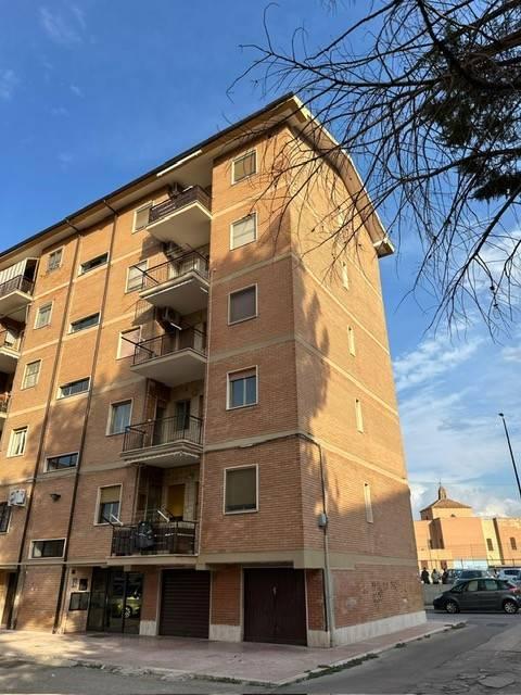 appartamento in vendita a Foggia in zona Candelaro