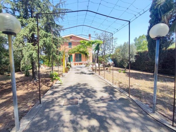 casa indipendente in vendita a Foggia in zona Macchia Gialla