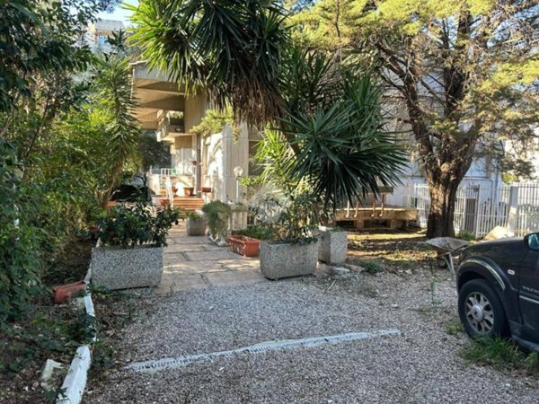casa indipendente in vendita a Foggia in zona Immacolata / San Pio X