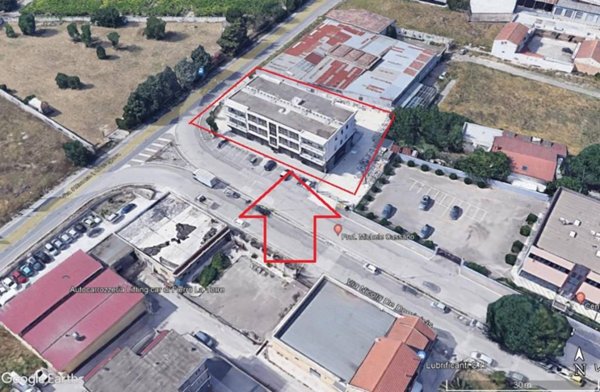 negozio in vendita a Foggia in zona Villaggio Artigiani