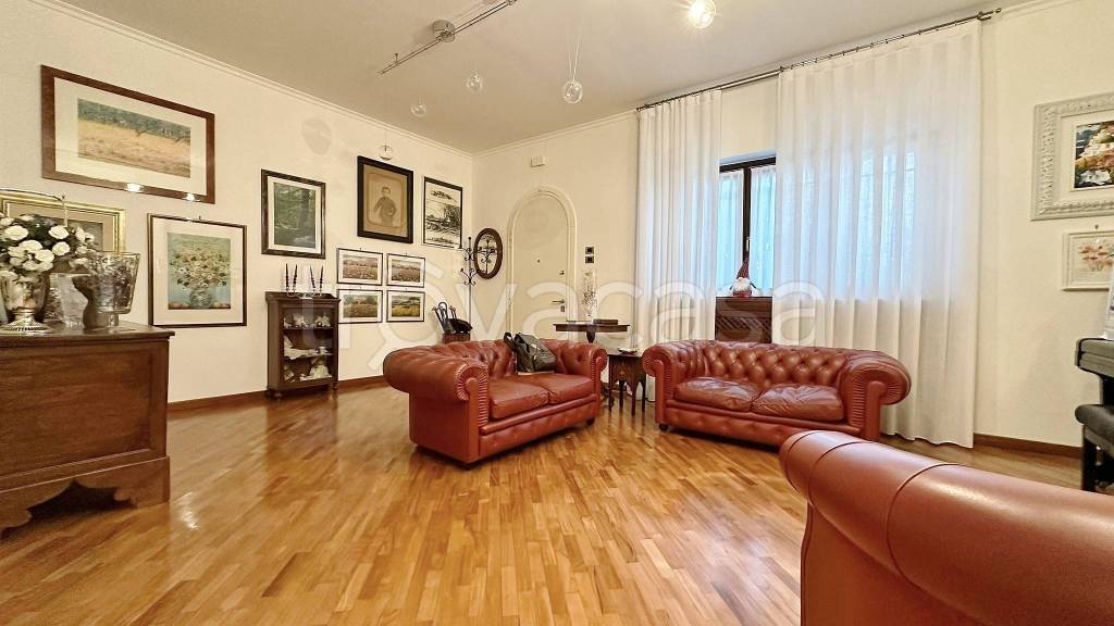 casa indipendente in vendita a Foggia in zona Macchia Gialla