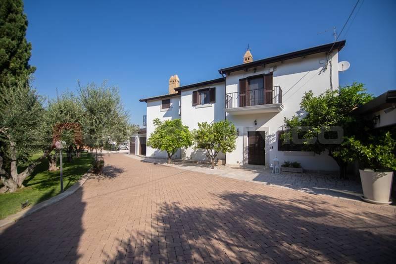 casa indipendente in vendita a Foggia in zona Centro Città