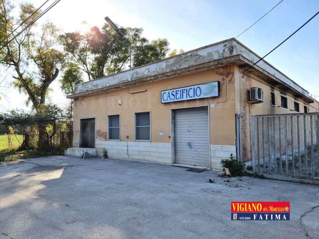 negozio in vendita a Foggia in zona Incoronata